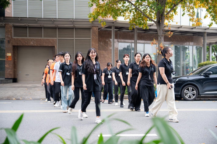 ​Sinh viên Hệ thống thông tin quản lý khám phá, học tập thực tế tại Ngân hàng Shinhan 11