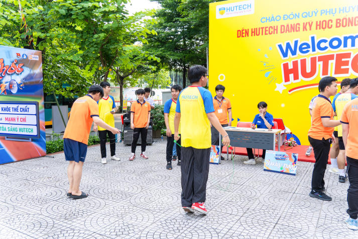 Sinh viên Viện Kỹ thuật bứt phá năng lượng tại “HUTECH Youth Power” 35