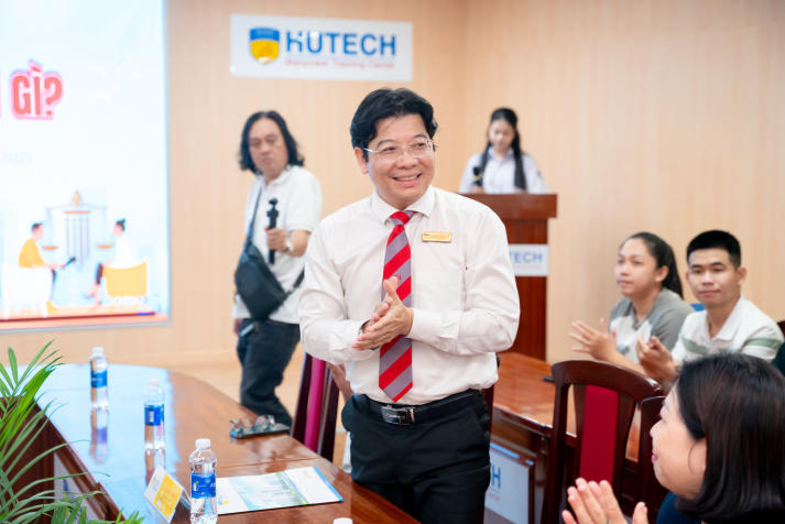 Sinh viên Khoa Luật lắng nghe câu chuyện làm nghề từ những luật sư hàng đầu 52