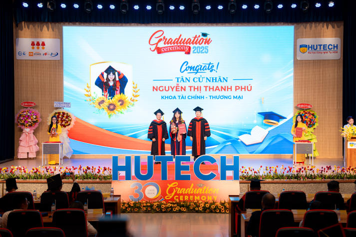 HUTECH vinh danh những gương mặt xuất sắc trong học tập và rèn luyện tại Lễ trao bằng tốt nghiệp 29