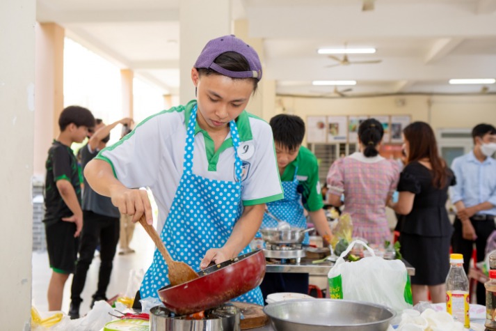 Viện Khoa học Ứng dụng HUTECH mang kiến thức dinh dưỡng đến với học sinh Trường THPT Dương Văn Thì 75