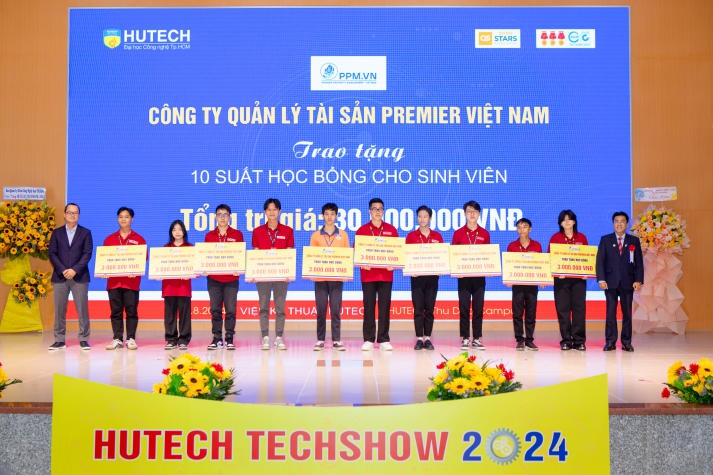 [Video] Sinh viên “khoe” hơn 200 đồ án tốt nghiệp ấn tượng trước doanh nghiệp tại HUTECH TECHSHOW 2024 229