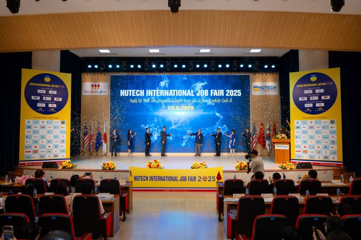 Doanh nghiệp đa quốc gia “đổ bộ” HUTECH International Job Fair 2025, mở ra hàng ngàn cơ hội nghề nghiệp cho sinh viên 61