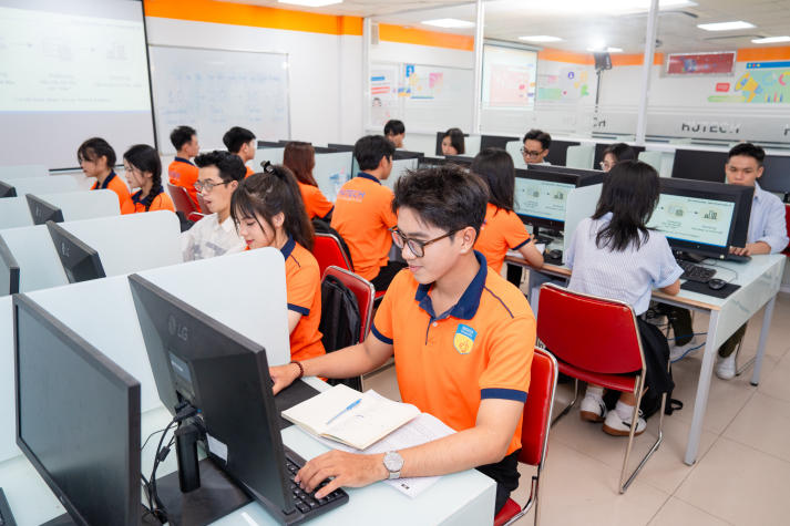 [Hướng nghiệp 2026] Khi kinh tế gặp công nghệ: Những nội dung thú vị người học Kinh tế số được khám phá 28