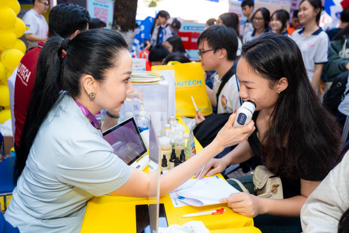 Tư vấn mùa thi 2026 tại Đồng Nai: HUTECH “all-in” bí kíp chọn ngành và chính sách học phí, học bổng cho teen 2k8 129