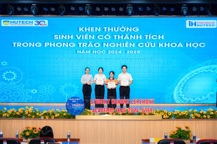 Viện Đào tạo Quốc tế ghi dấu những nỗ lực đáng tự hào tại Lễ tổng kết năm học 2024-2025 44