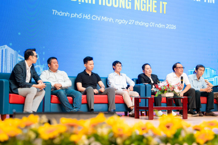 Dàn chuyên gia đồng hành cùng sinh viên Khoa Công nghệ thông tin trong hành trình lựa chọn chuyên ngành 4