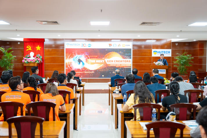 “Mầm Xanh” chiến thắng thuyết phục tại cuộc thi The Next-Gen Creators 2025 của Khoa Marketing - Kinh doanh quốc tế 9