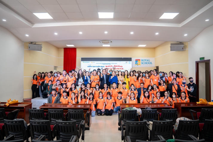 Sinh viên Tâm lý học tìm hiểu việc ứng dụng tâm lý học giáo dục vào thực tế 127