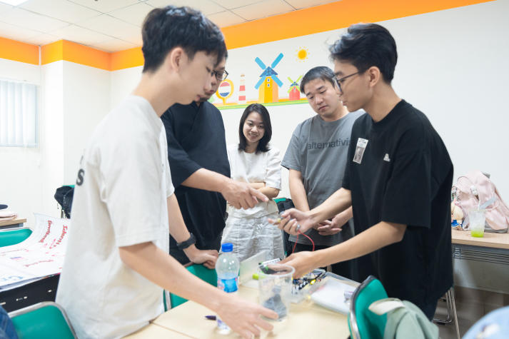 Sinh viên HUTECH và SP tăng tốc hoàn thiện dự án trước thềm Triển lãm sản phẩm LeX 2025 33