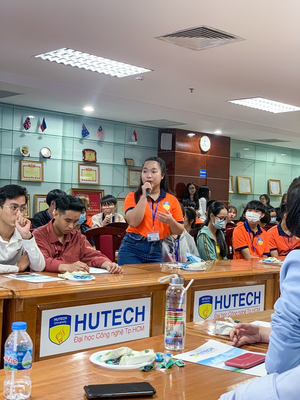 Khoa Tài chính - Thương mại HUTECH cùng sinh viên đối thoại về khởi nghiệp 73