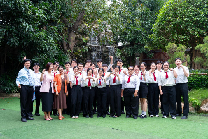 [Video] Sinh viên Quản trị nhà hàng và dịch vụ ăn uống thực hành nghiệp vụ tại Phương Nam Resort 45