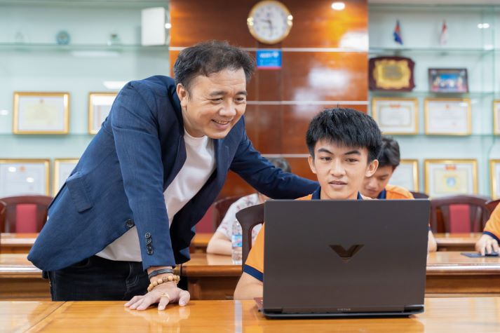 Sinh viên Khoa Tài chính - Thương mại trải nghiệm tạo Video & App bằng AI “No-code” 45