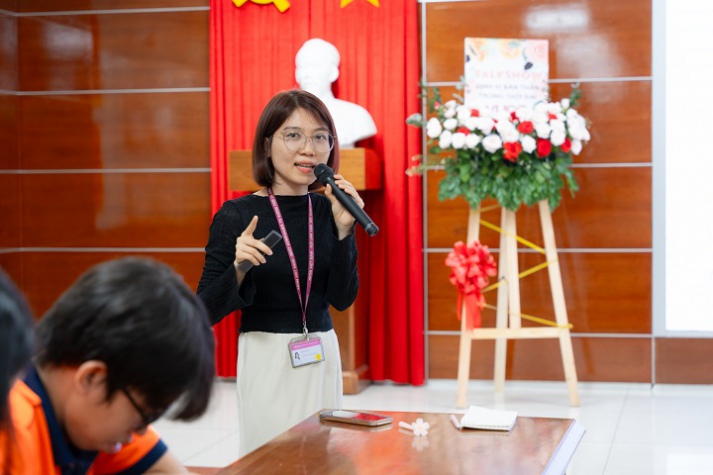 Trang bị bí kíp định vị bản thân trong thời đại “VUCA” cho sinh viên Khoa Quản trị kinh doanh HUTECH 59