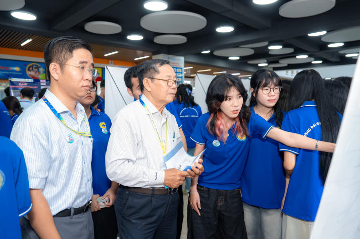 Gần 70 đội thi khởi động sân chơi học thuật sáng tạo “Thiết kế mô hình cơ thể học Thú y” lần IV - năm 2026 91