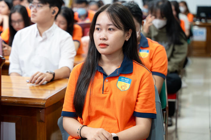 [Video] Sinh viên Khoa Tài chính - Thương mại nâng cao kỹ năng xây dựng hồ sơ ứng tuyển chuyên nghiệp 49