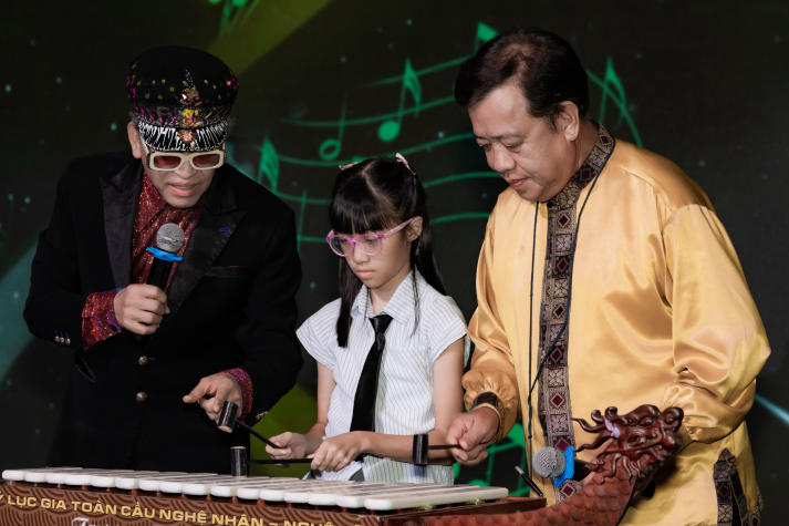 Sinh viên Viện Văn hóa - Nghệ thuật - Thể thao chung tay cùng đêm nhạc “Dệt Một Thời Đại” 69