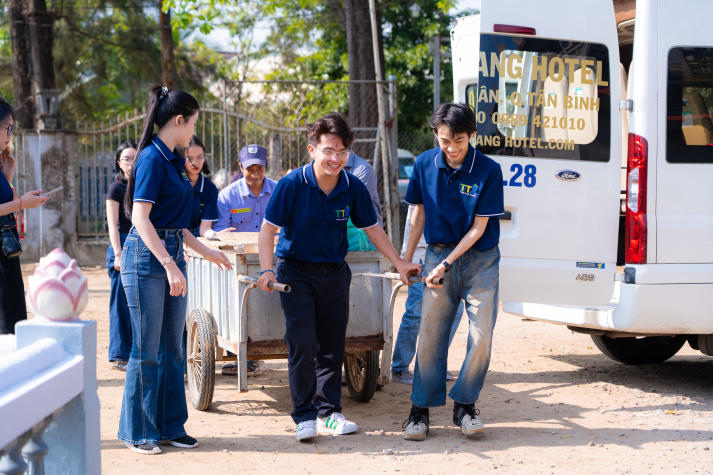 “Cho đi là còn mãi” - Hành trình sẻ chia yêu thương của cộng đồng Cựu sinh viên và Doanh nhân HUTECH 26