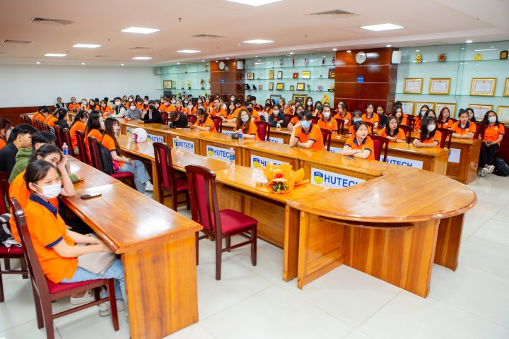 Tân sinh viên VKIT tìm hiểu và học hỏi kiến thức văn hóa, xã hội Hàn Quốc 33