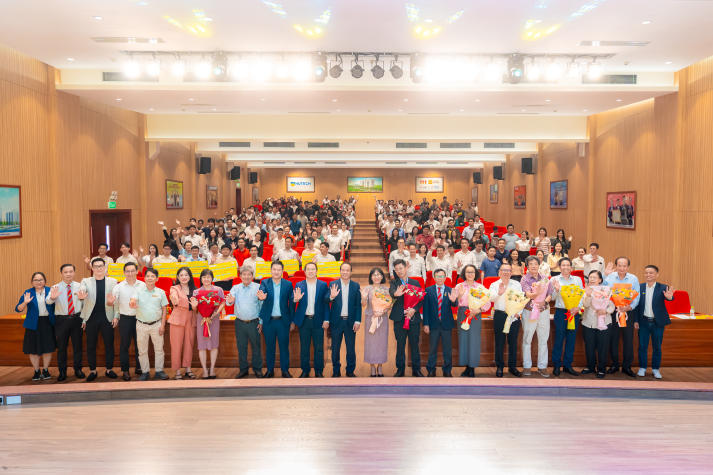 [Video] HUTECH khai giảng chương trình Tiến sĩ, Thạc sĩ đợt 1 năm 2026: Nâng tầm tri thức, kiến tạo tương lai 15