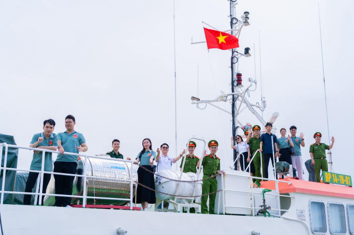 [Ảnh] Chi bộ 17 HUTECH nối dài tinh thần bảo vệ chủ quyền biển đảo tại Đồn Biên phòng Cần Thạnh (Cần Giờ) 186