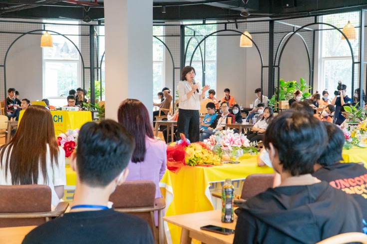 Chị Nguyễn Thị Vọng đã có những giới thiệu về Công ty FPT Software, các hoạt động Campuslink