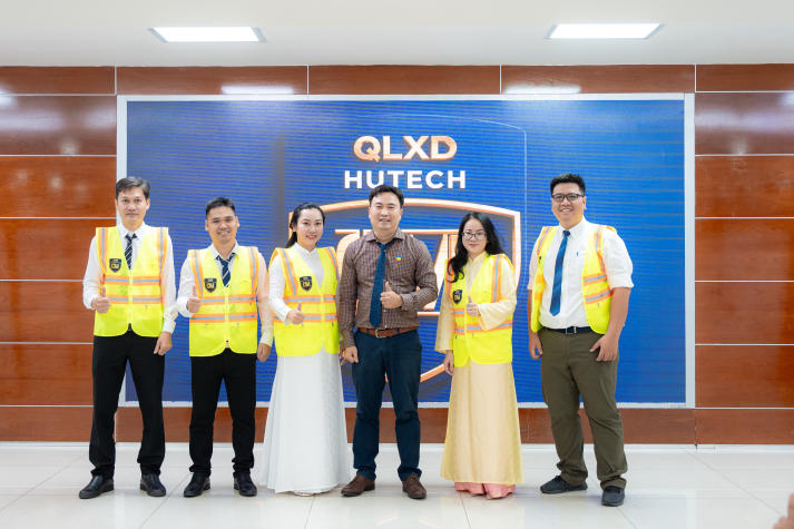 Học viên ngành Quản lý xây dựng chương trình đào tạo từ xa thể hiện bản lĩnh tại buổi bảo vệ đồ án tốt nghiệp 221