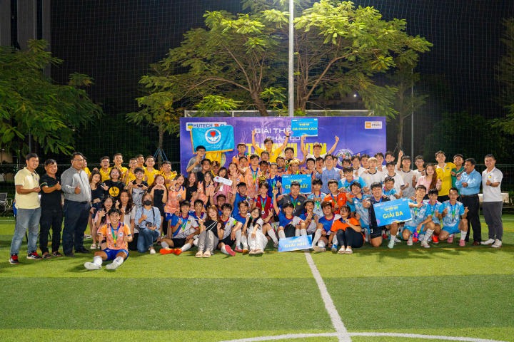 Giải thể thao chào đón tân sinh viên 2023 chính thức khép lại với nội dung thi đấu Cầu lông nam, nữ và Bóng đá nam 211