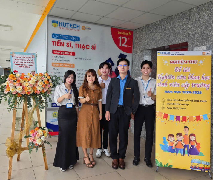 Sinh viên Logistics và quản lý chuỗi cung ứng đạt giải Ba tại Hội thi Olympic Kinh tế lượng và Ứng dụng toàn quốc năm 2025 4