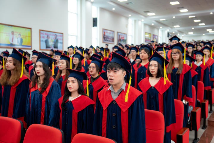 Hơn 1000 Tân Cử nhân rạng rỡ trong Lễ tốt nghiệp ngày 25/3 119