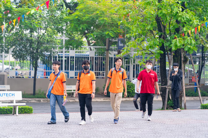 HUTECH-ers cùng hành động và lan toả tinh thần Văn minh học đường tại Thu Duc Campus 29