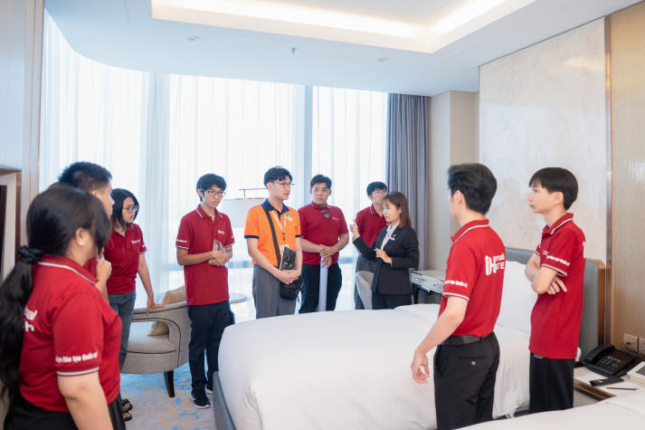 I-HUTECH-ers trải nghiệm “đẳng cấp 5 sao” tại Landmark 81 Autograph Collection 75