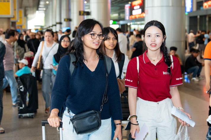 Khai mạc "Vietnam Study Tour Program 2024", sinh viên HUTECH có cơ hội giao lưu quốc tế cùng giảng viên và sinh viên UNIMAS 72