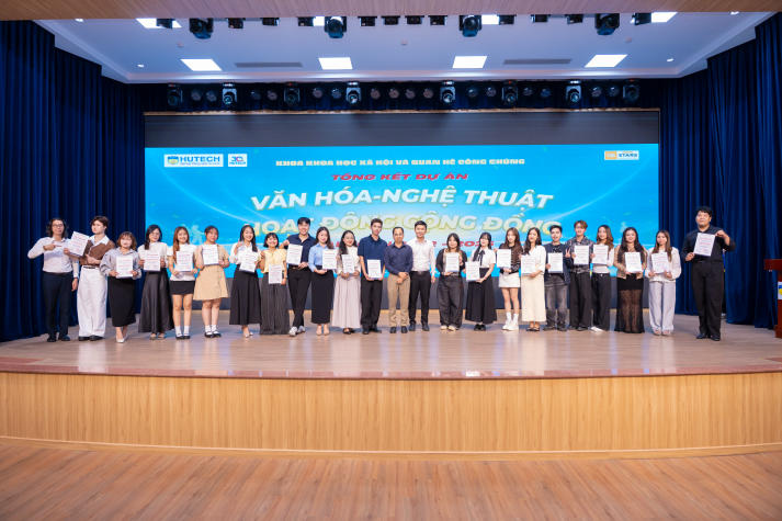 Khoa Khoa học Xã hội và Quan hệ Công chúng tôn vinh loạt dự án ý nghĩa của sinh viên 44