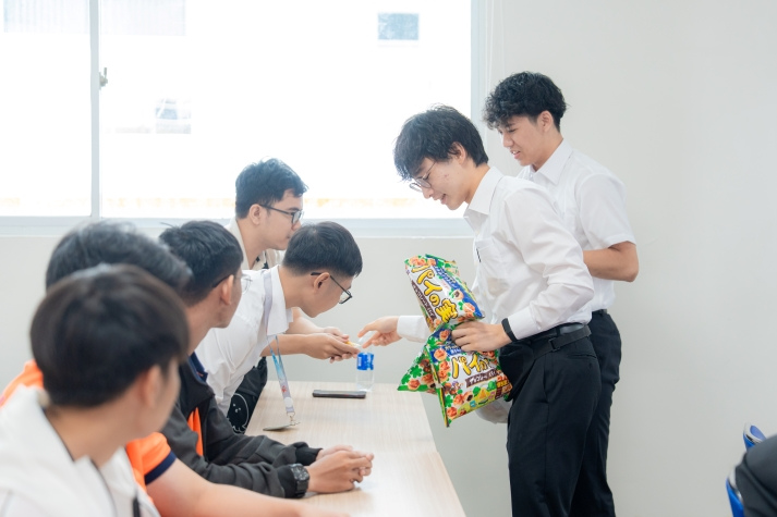 VJIT students explore Japanese culture and technology with Yuwa Co., Ltd. delegation 97