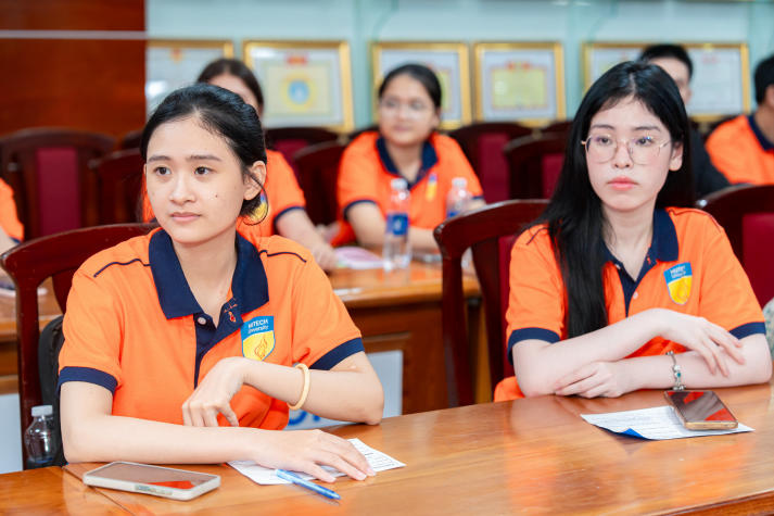Tân sinh viên Khoa Tiếng Anh chủ động nhập cuộc hành trình đại học 31