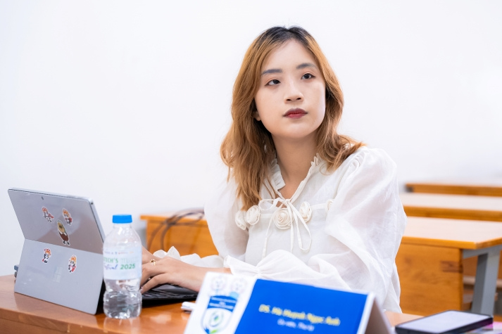Chung kết Thiết kế Poster NULAB mùa 2: Khoa học trẻ, tư duy lớn và trái tim vì cộng đồng 14
