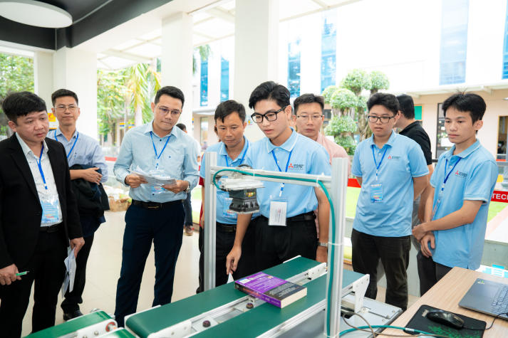 MECA 2025 Finals: HUTECH students conquer technology through practical projects 67