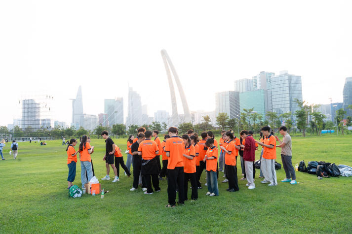 [Ảnh] Sinh viên Khoa Marketing - Kinh doanh quốc khám phá lịch sử, bồi đắp lý tưởng sống trên hành trình về nguồn 87