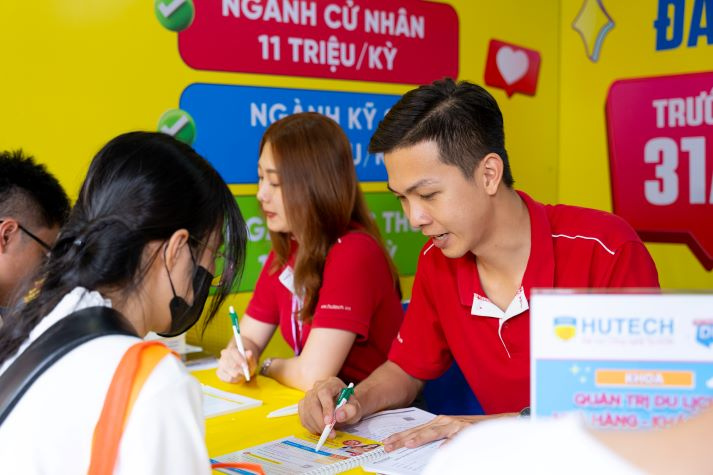 Ghi nhớ lịch thi THPT năm 2025: Sĩ tử 2k7 lên dây cót tinh thần, sẵn sàng bước vào kỳ thi tốt nghiệp 11