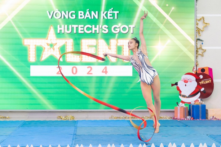 Bán kết HUTECH’s Got Talent 2024: Lộ diện 18 thí sinh/nhóm thí sinh xuất sắc tiến vào vòng Chung kết 97