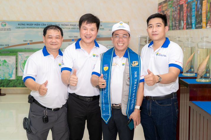 [Ảnh] Khoa Tài chính - Thương mại kỷ niệm 17 năm thành lập, nối dài hành trình “Kết nối yêu thương” 32