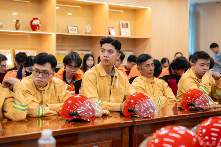 Trang bị kỹ năng ứng phó với hỏa hoạn: HUTECH tổ chức diễn tập PCCC & CNCH tại Thu Duc Campus 32