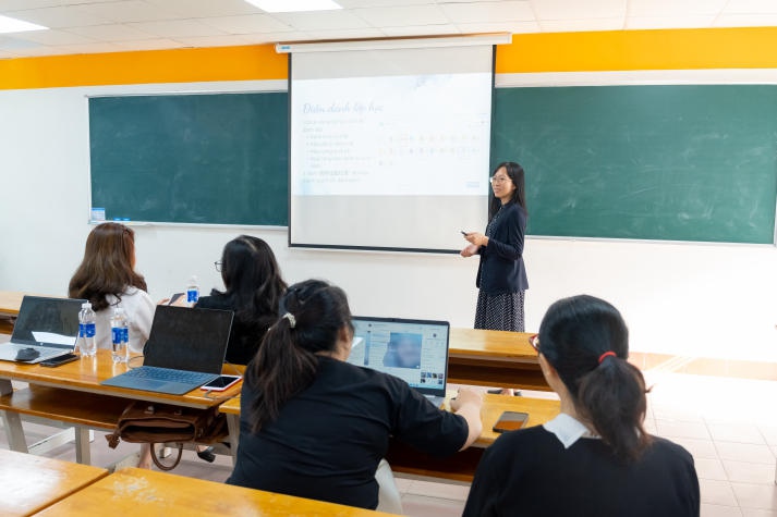 Giảng viên Khoa Trung Quốc học trao đổi kinh nghiệm giảng dạy qua Seminar "Ứng dụng E-learning trong giảng dạy tiếng Trung" 82