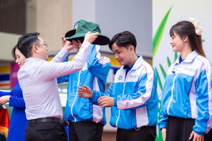 Lễ ra quân Mùa hè xanh HUTECH 2025: Sắc áo xanh tình nguyện vì cộng đồng 143