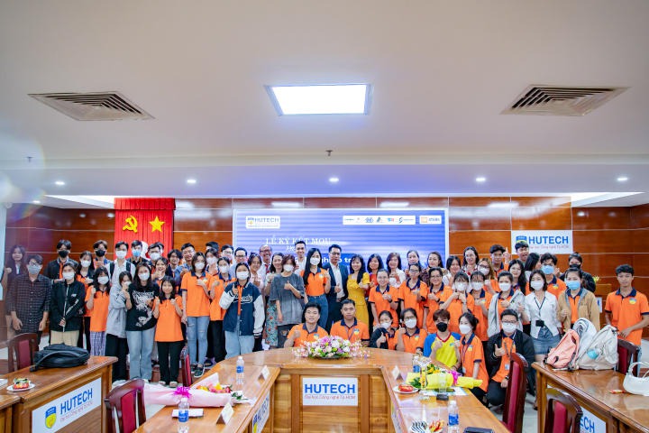 HUTECH ký kết MOU với 06 doanh nghiệp và tổ chức talkshow về khởi nghiệp trẻ cho sinh viên 128