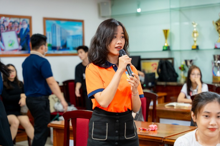 Trang bị bí kíp định vị bản thân trong thời đại “VUCA” cho sinh viên Khoa Quản trị kinh doanh HUTECH 56