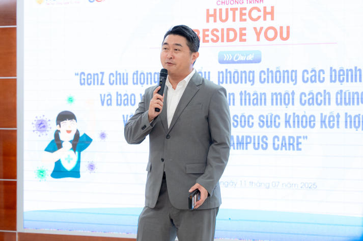 Sinh viên HUTECH trang bị “tấm khiên” bảo vệ sức khoẻ lúc giao mùa cùng chuyên gia 31