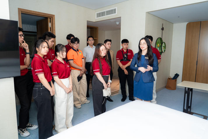 [Ảnh] Chạm tiêu chuẩn 5 sao tại Sheraton Hotel cùng sinh viên I-HUTECH 49