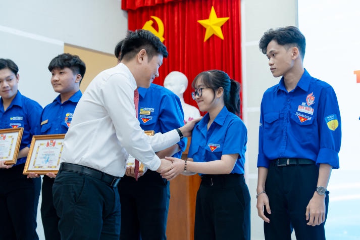 Đoàn viên, thanh niên HUTECH long trọng kỷ niệm 93 năm ngày Thành lập Đoàn Thanh niên Cộng sản Hồ Chí Minh 413